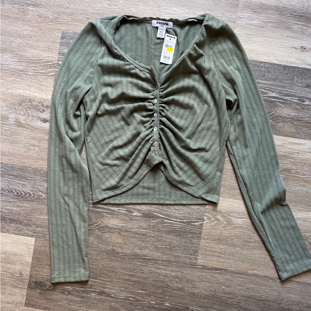 Brand new scrunch button long sleeve